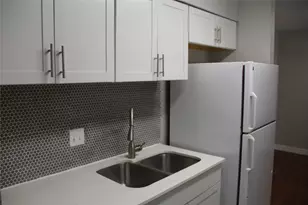 9303 Pagewood Ln, Houston, TX 77063 - Photo 9