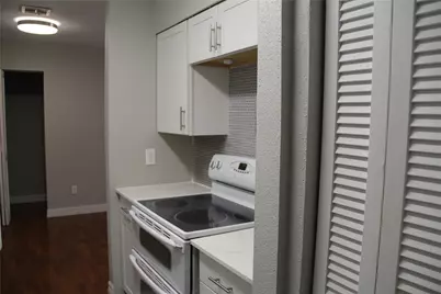 9303 Pagewood Lane, Houston, TX 77063 - Photo 11