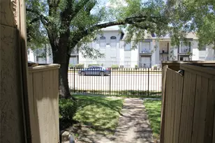 9303 Pagewood Ln, Houston, TX 77063 - Photo 25