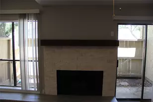 9303 Pagewood Ln, Houston, TX 77063 - Photo 5