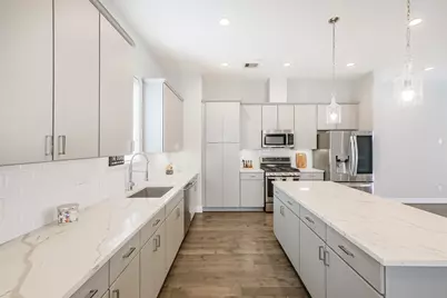 1305 Mayfair Clarkson Lane, Houston, TX 77055 - Photo 11