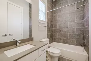 1305 Mayfair Clarkson Ln, Houston, TX 77055 - Photo 7