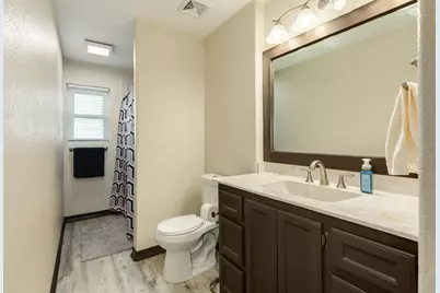 2118 Avenue D, Danbury, TX 77534 - Photo 17
