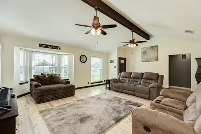 2118 Avenue D, Danbury, TX 77534 - Photo 9