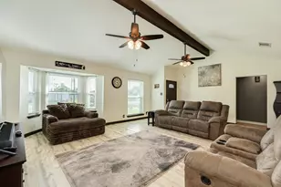 2118 Avenue D, Danbury, TX 77534 - Photo 9