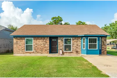 2118 Avenue D, Danbury, TX 77534 - Photo 1