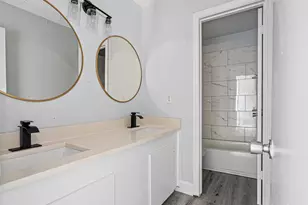10146 Valley Club Dr, Houston, TX 77078 - Photo 5