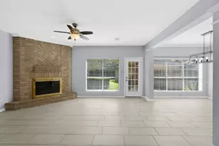 1431 N Medio River Cir, Sugar Land, TX 77478 - Photo 5