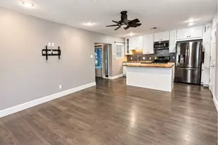 514 Idlewood Dr, Hitchcock, TX 77563 - Photo 3