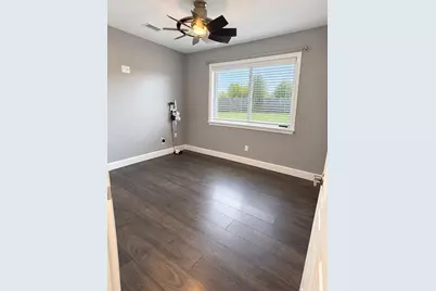514 Idlewood Drive, Hitchcock, TX 77563 - Photo 7