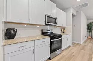 10716 Discovery Ln, Texas City, TX 77951 - Photo 5
