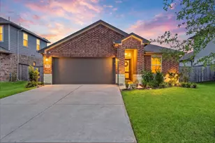 10716 Discovery Ln, Texas City, TX 77951 - Photo 1