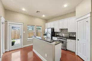 917 W 23rd St, Houston, TX 77008 - Photo 5