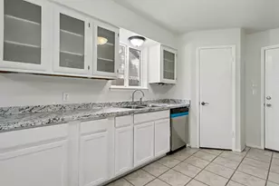 2922 Park Garden Dr, Houston, TX 77339 - Photo 11