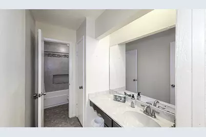 13918 Grosvenor Street, Houston, TX 77034 - Photo 19