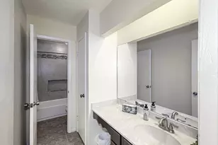 13918 Grosvenor St, Houston, TX 77034 - Photo 19