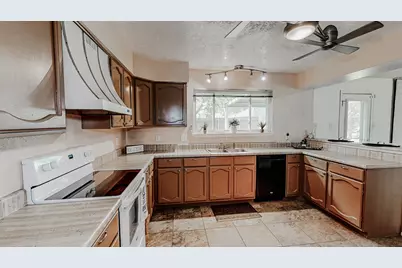 13918 Grosvenor Street, Houston, TX 77034 - Photo 5