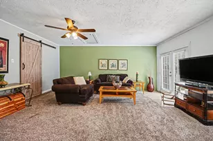 305 Seabreeze Dr, League City, TX 77573 - Photo 5