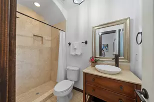 2601 Bevis St, Houston, TX 77008 - Photo 5