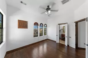2601 Bevis St, Houston, TX 77008 - Photo 29