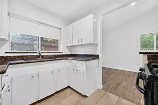 6518 Birdwood Rd, Houston, TX 77074 - Photo 19