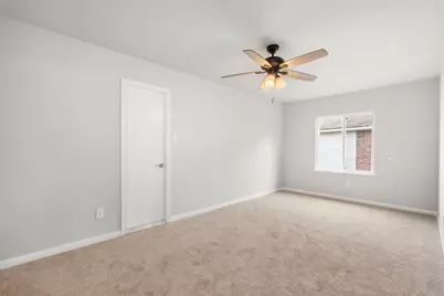 13726 Sandy Bend Court, Houston, TX 77044 - Photo 35