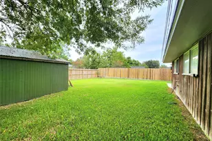 9762 Rambling Trail, Houston, TX 77089 - Photo 31