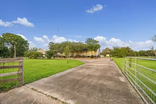 3515 County Rd 36, Angleton, TX 77515 - Photo 5