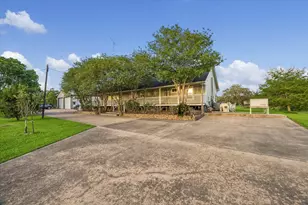 3515 County Rd 36, Angleton, TX 77515 - Photo 11