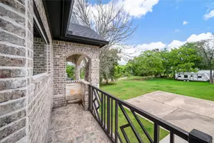 206 Elm St, Highlands, TX 77562 - Photo 47