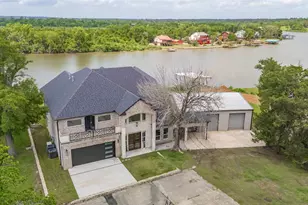 206 Elm St, Highlands, TX 77562 - Photo 13
