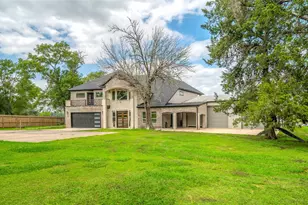 206 Elm St, Highlands, TX 77562 - Photo 9