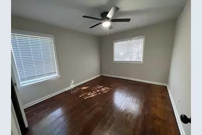5655 Belneath Street, Houston, TX 77033 - Photo 9