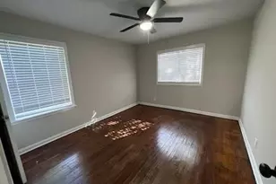 5655 Belneath St, Houston, TX 77033 - Photo 9