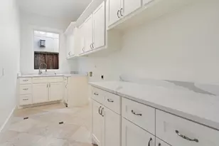 3844 Bellefontaine St, Houston, TX 77025 - Photo 9