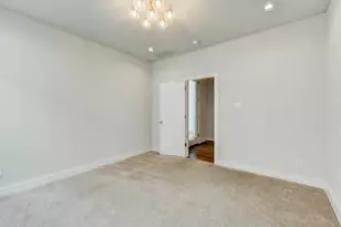 5857 Dolores St, Houston, TX 77057 - Photo 9