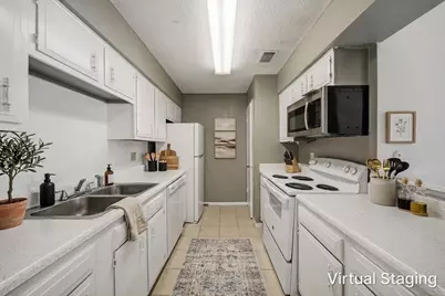 10555 Turtlewood Court #303, Houston, TX 77072 - Photo 5