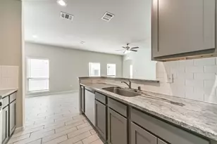 412 Emerald Thicket Ln, Houston, TX 77336 - Photo 11