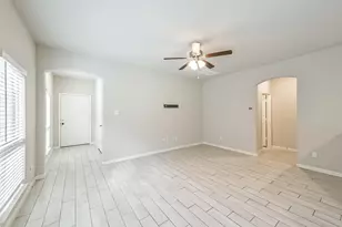 412 Emerald Thicket Ln, Houston, TX 77336 - Photo 5