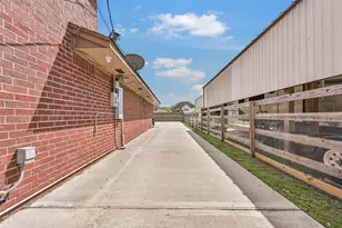 9206 W Sterling Dr, Pearland, TX 77584 - Photo 45