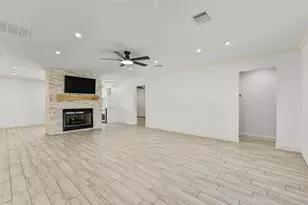 9206 W Sterling Dr, Pearland, TX 77584 - Photo 13