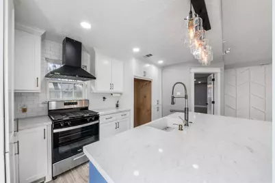 9327 Golden Sunshine Drive, Houston, TX 77064 - Photo 13