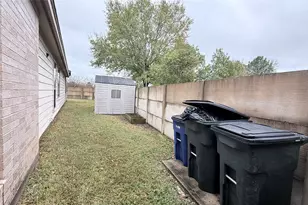 3201 Rock Brook Falls Ln, League City, TX 77573 - Photo 39