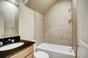 3824 Center Plaza Dr, Houston, TX 77007 - Photo 11