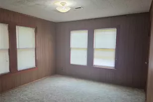 702 E Trinity St, Victoria, TX 77901 - Photo 15