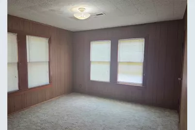 702 E Trinity Street, Victoria, TX 77901 - Photo 17