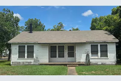 702 E Trinity Street, Victoria, TX 77901 - Photo 1