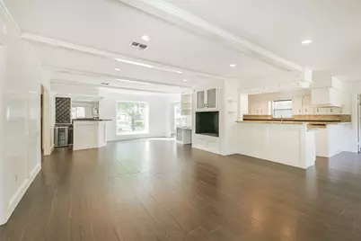 5602 Green Springs Drive, Houston, TX 77066 - Photo 5