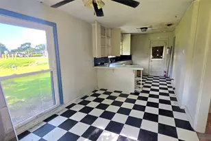 3100 12th St, Bay City, TX 77414 - Photo 11