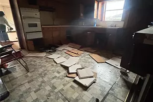 312 Willow St, Sweeny, TX 77480 - Photo 15